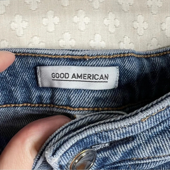 Good American High Rise Cut Off Shorts - Picture 3 of 5